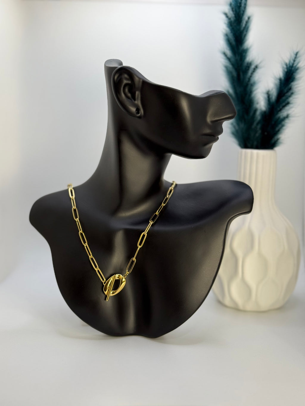 Minimal Glow Neckless