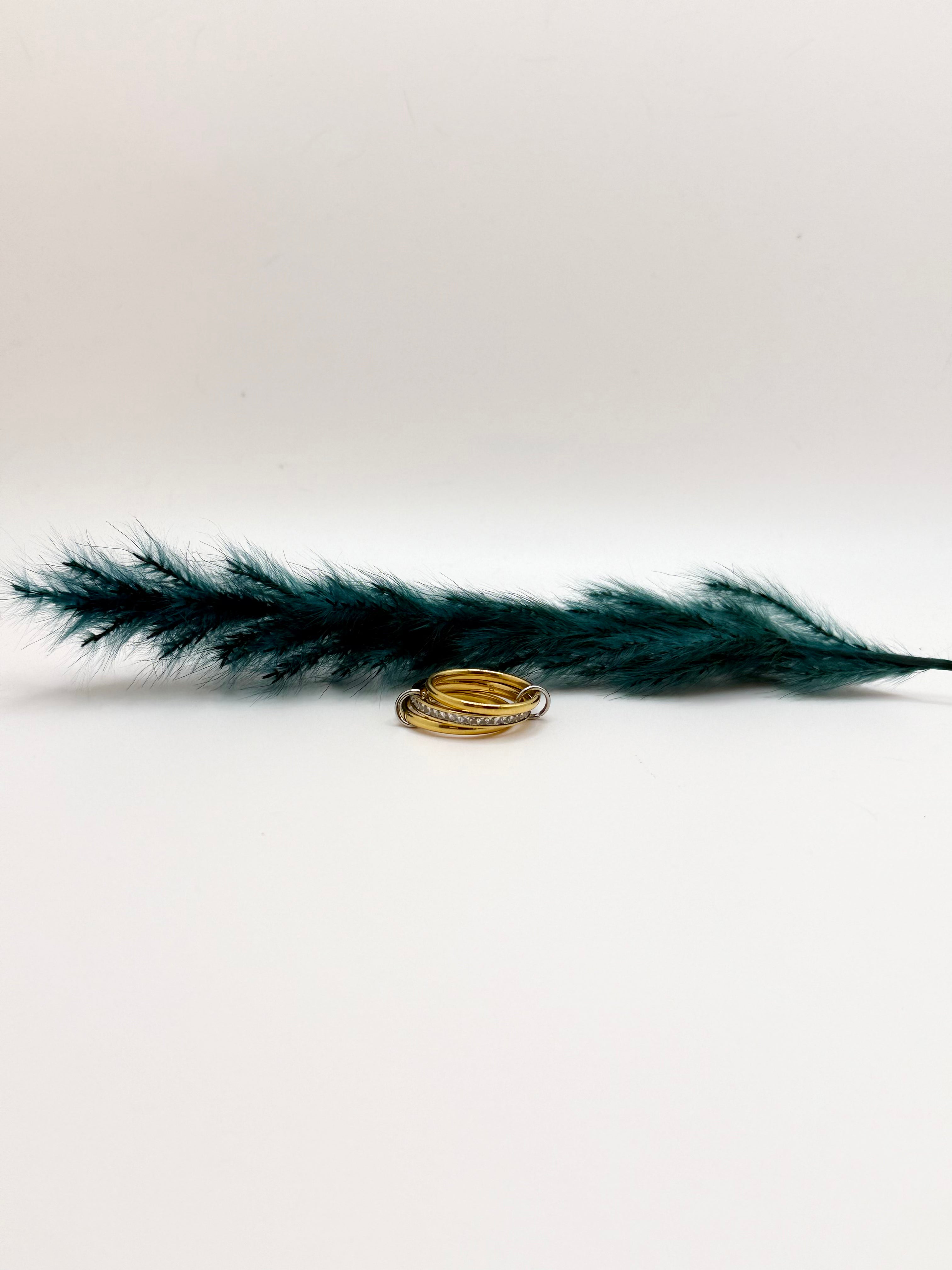 Ray Empress Ring